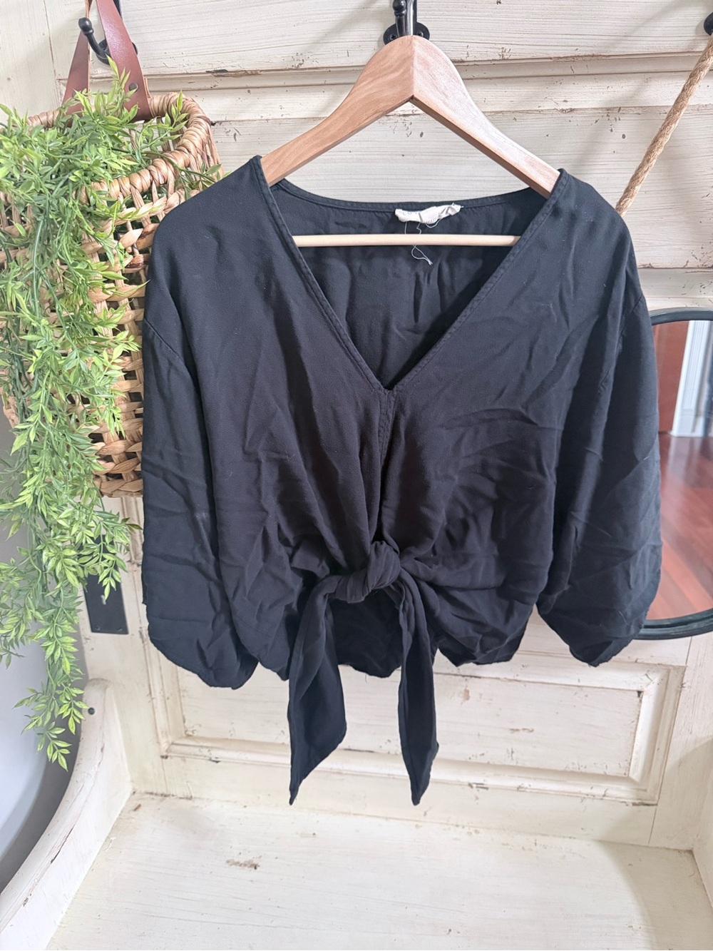lovestitch Black Tie-Front V-Neck Crop Top